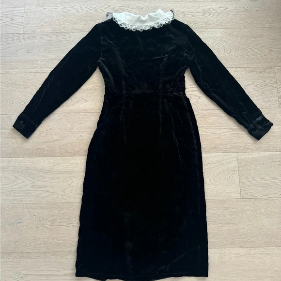 Sweet Baby Jamie
Black Collared Velvet Dress size small - Picture 13 of 14